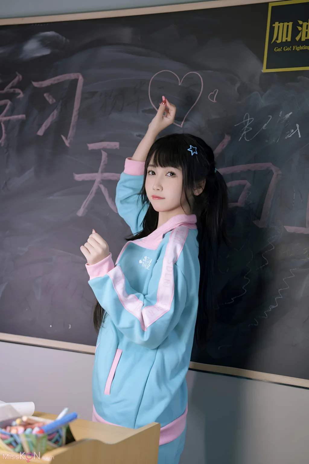 Coser@不呆猫: 涂油教室实习生 (76 photos + 1 video) – Page 2