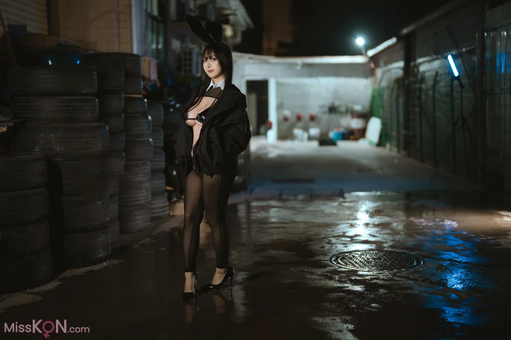 Coser@浅安安: 逆兔女郎 (71 photos)
