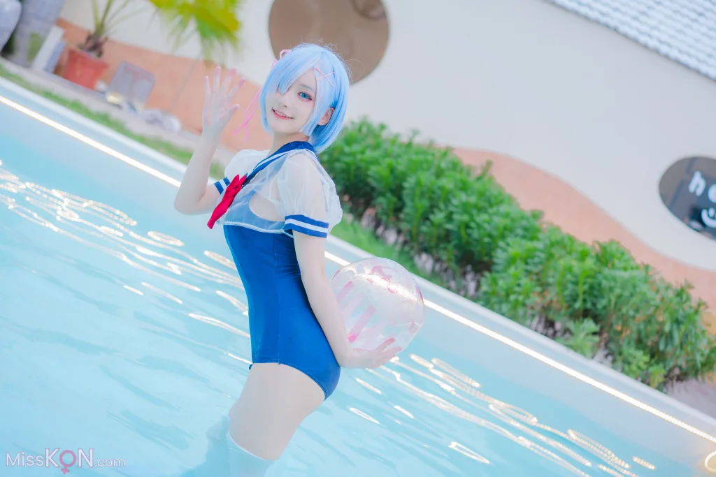 Coser@幼愛Youmeko: 蕾姆泳装 (18 photos)