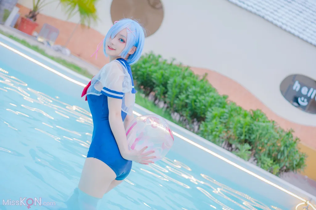 Coser@幼愛Youmeko: 蕾姆泳装 (18 photos)