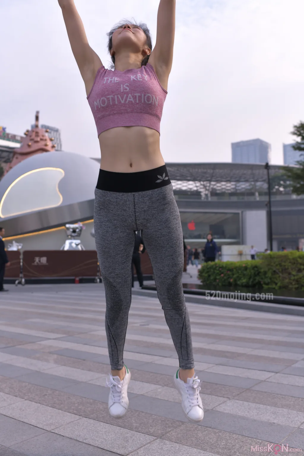 [精选街拍作品] MJ-005: 圣诞快乐之紧身瑜伽裤美女 (267 photos + 4 videos)