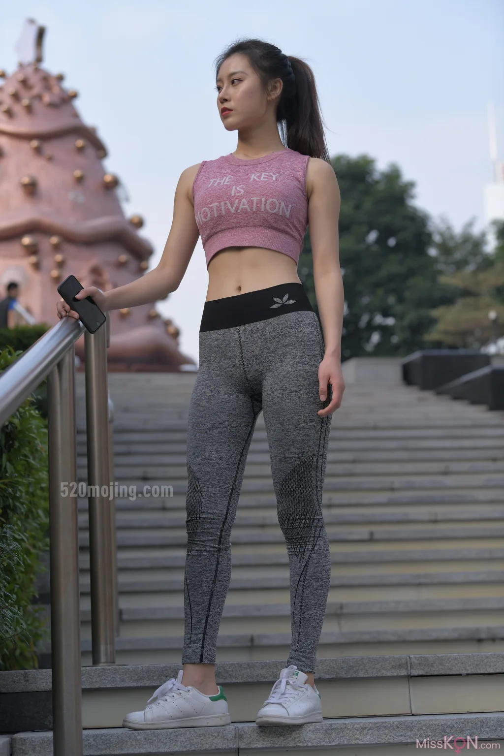[精选街拍作品] MJ-005: 圣诞快乐之紧身瑜伽裤美女 (267 photos + 4 videos)