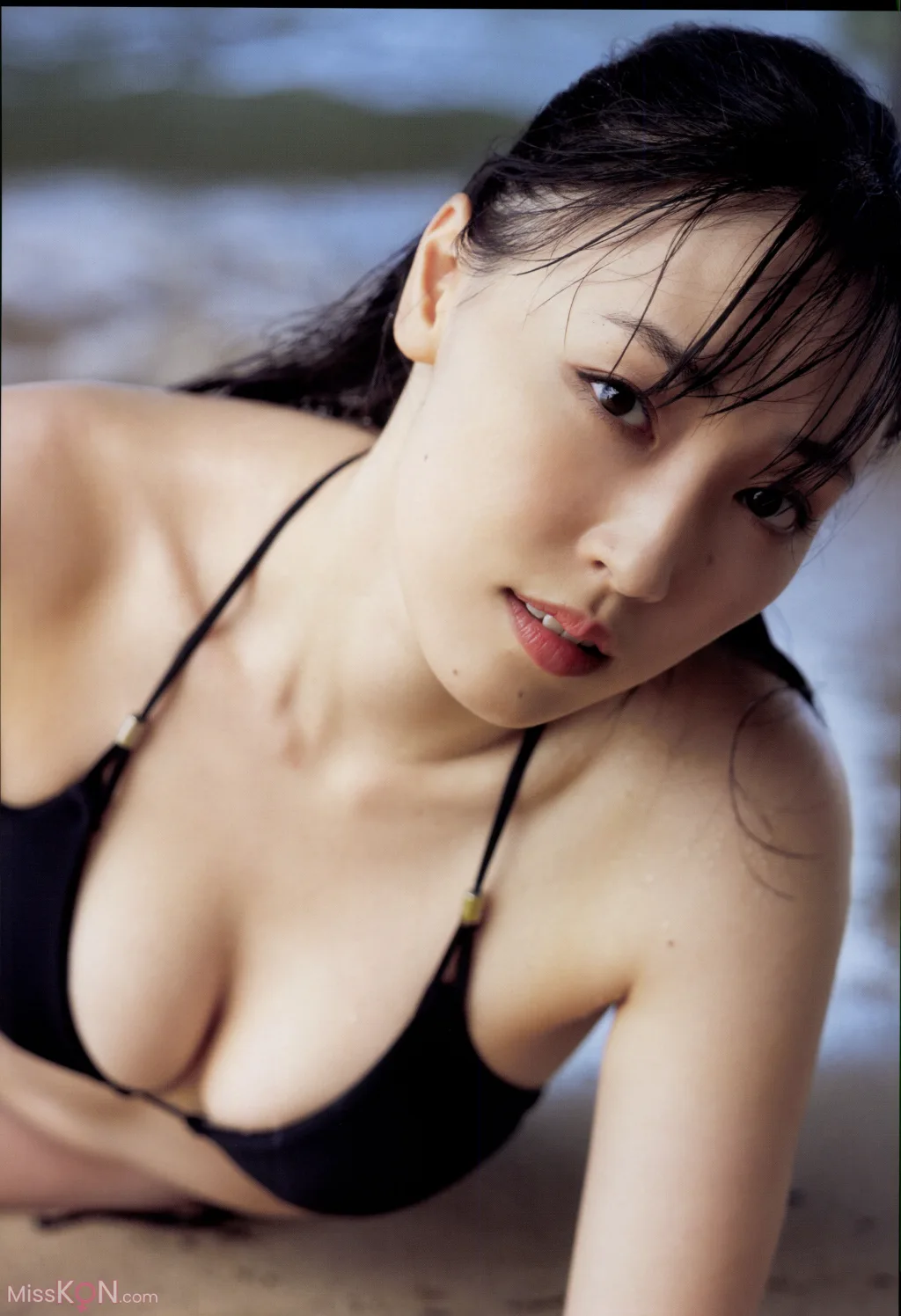 [JP] Mizuki Fukumura (譜久村聖): モーニング娘。’23 ラスト写真集 『 LAST SCENE 』 (137 photos)