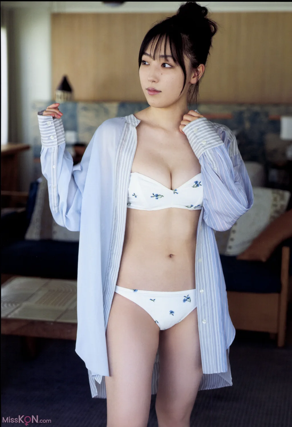 [JP] Mizuki Fukumura (譜久村聖): モーニング娘。’23 ラスト写真集 『 LAST SCENE 』 (137 photos) – Page 3