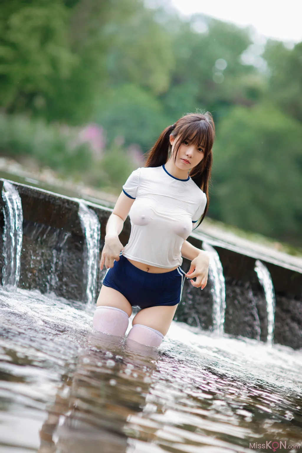 Coser@六味帝皇酱: 体操服 (60 photos)