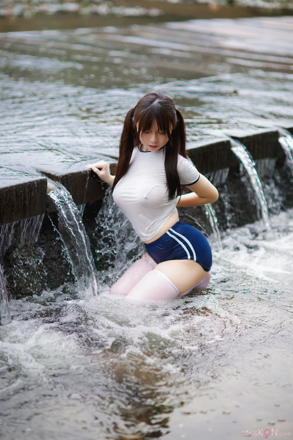 Coser@六味帝皇酱: 体操服 (60 photos)