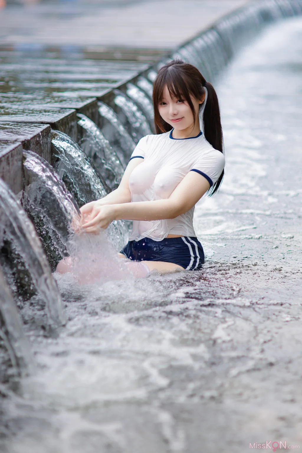 Coser@六味帝皇酱: 体操服 (60 photos)