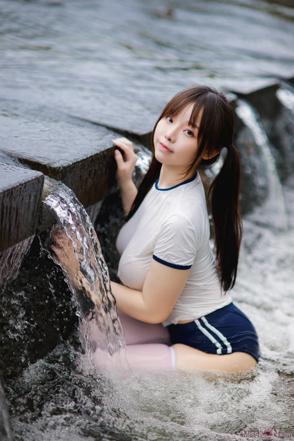 Coser@六味帝皇酱: 体操服 (60 photos)