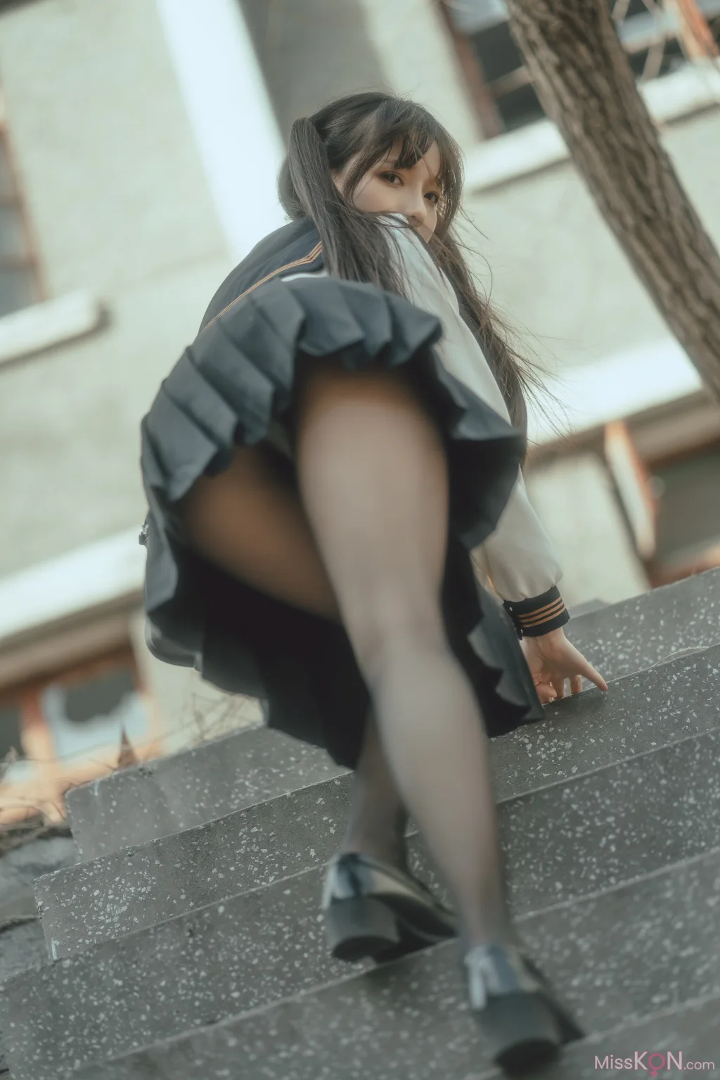 Coser@六味帝皇酱: 废墟JK (52 photos)