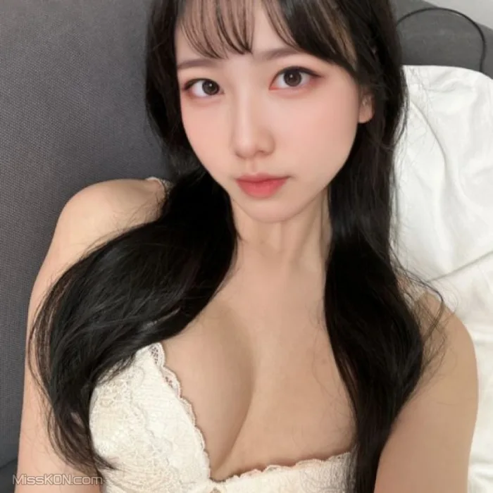 도유정: VIP라운지 (15 photos + 3 videos)