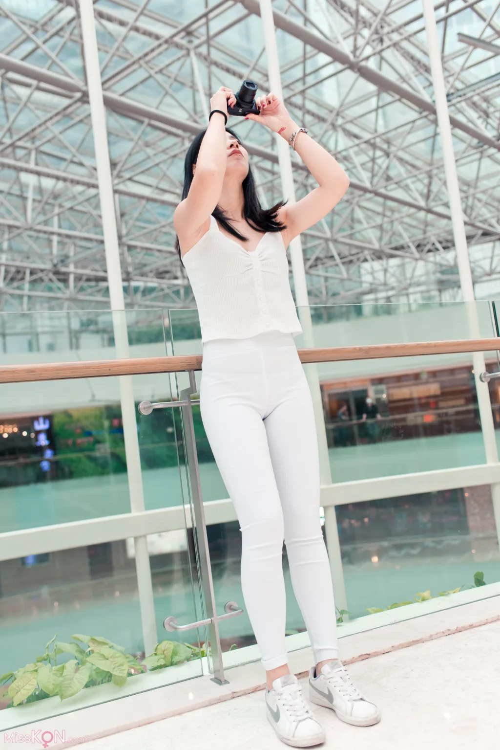 [精选街拍作品] MJ-009: 小棠紧身白裤 (260 photos + 3 videos)