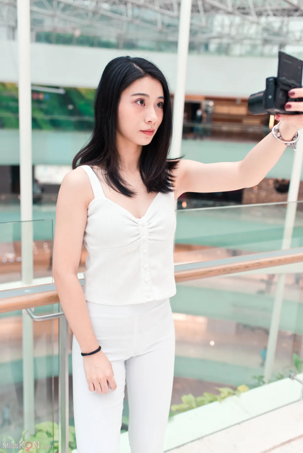 [精选街拍作品] MJ-009: 小棠紧身白裤 (260 photos + 3 videos)