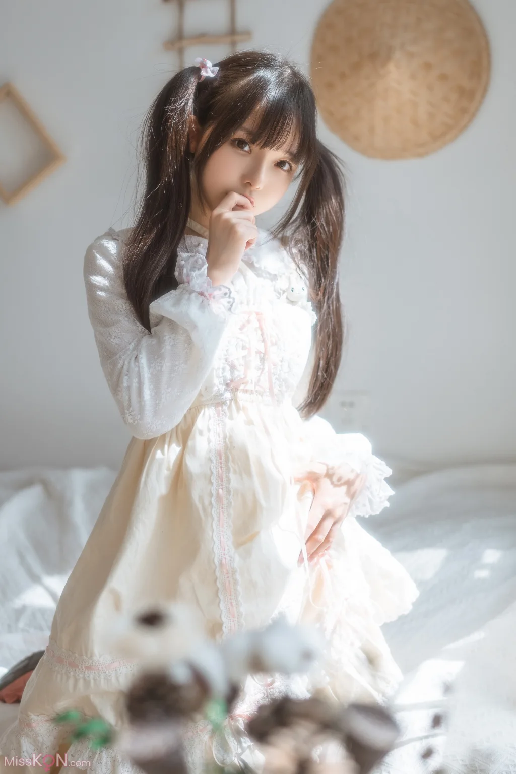 Coser@六味帝皇酱: 小艺LOX洛丽塔 (71 photos)