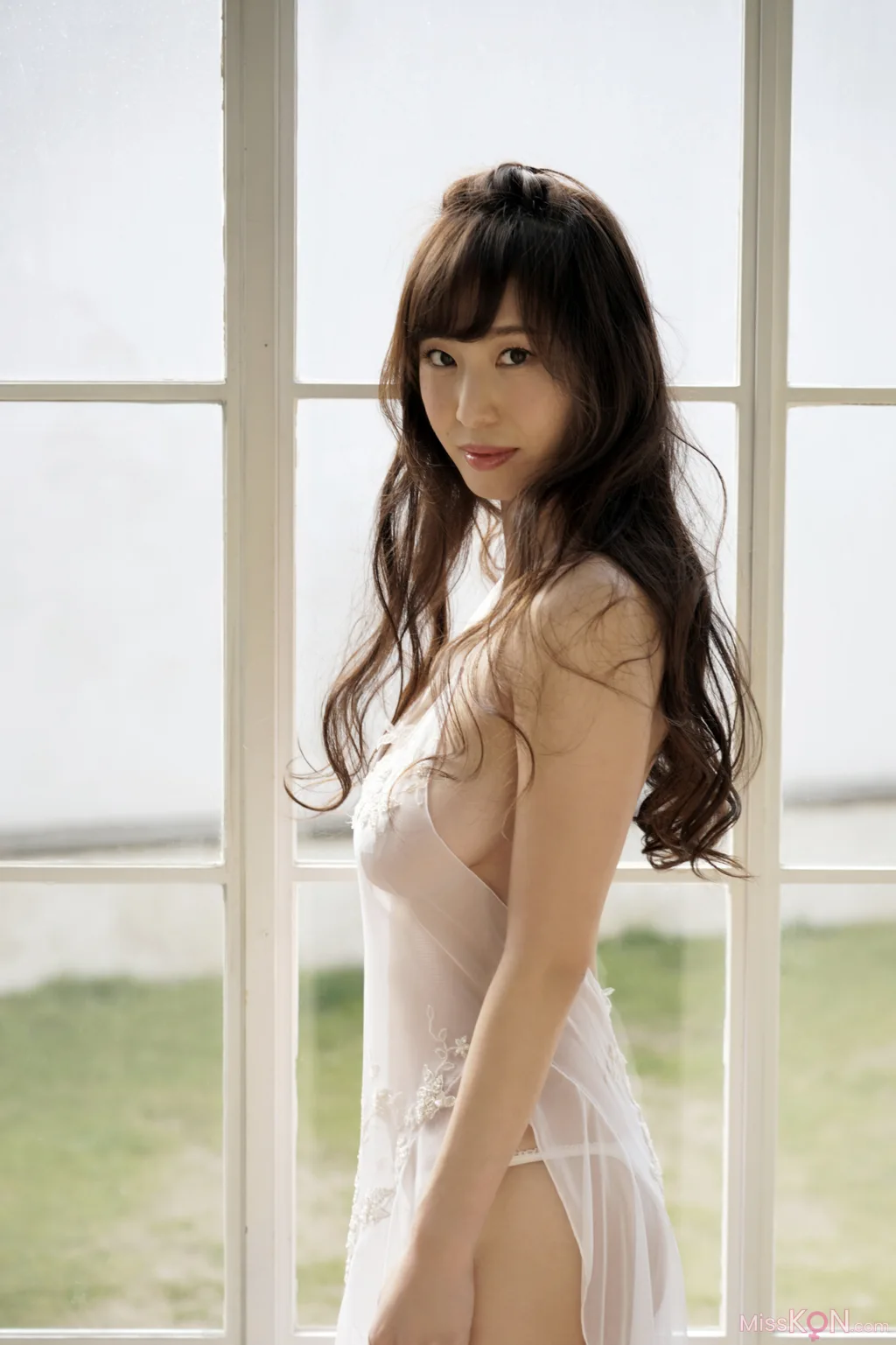 [JP] Misumi Shiochi (塩地美澄): 週刊現代デジタル写真集 「美女アナの昼下がり」 (68 photos)