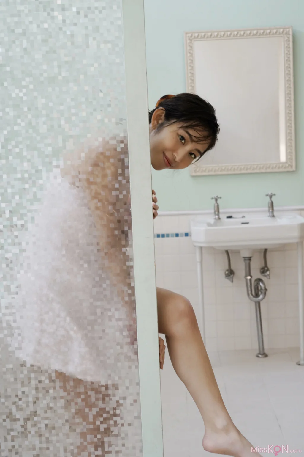 [JP] Misumi Shiochi (塩地美澄): 週刊現代デジタル写真集 「美女アナの昼下がり」 (68 photos)