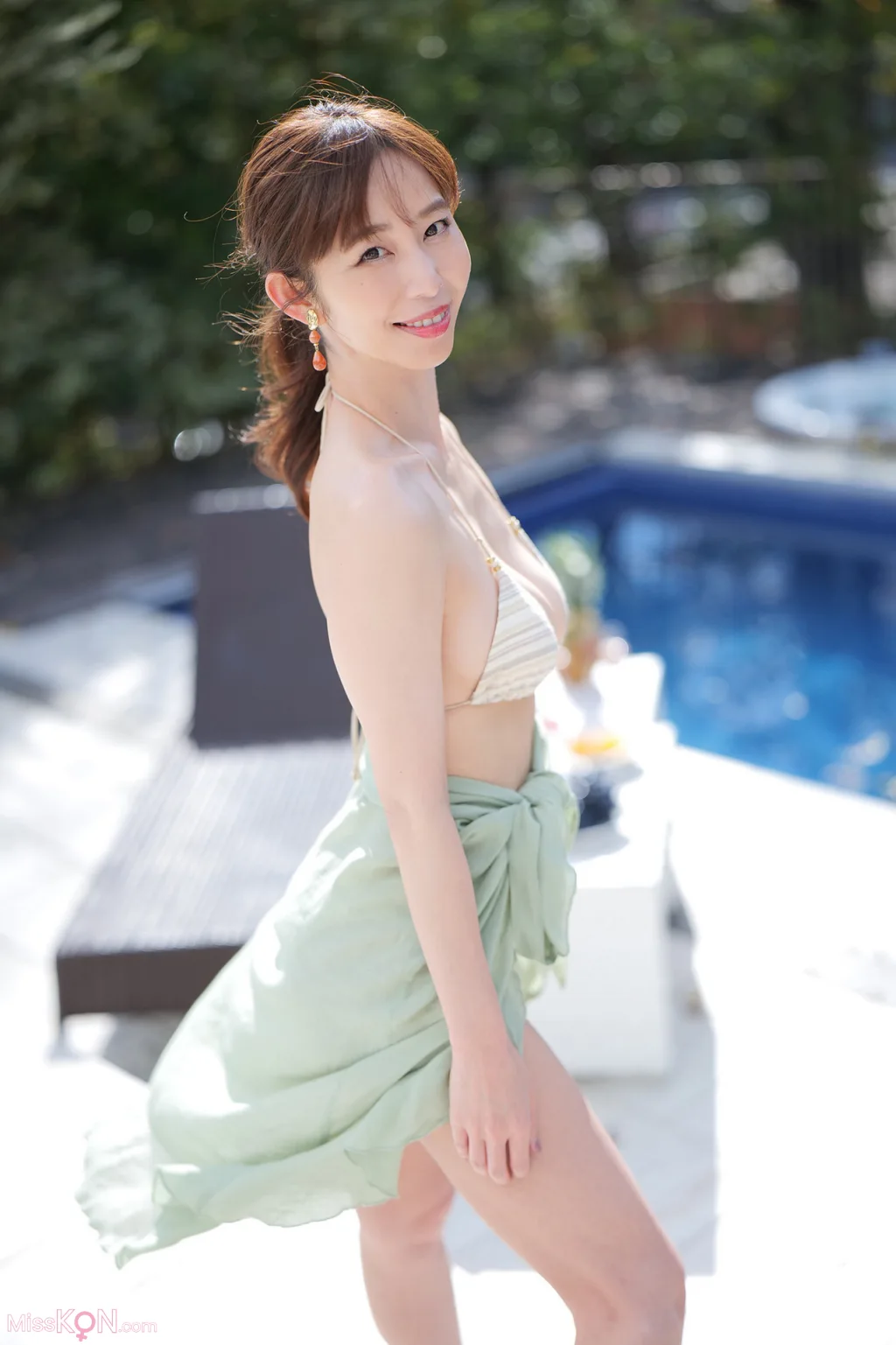 [JP] Misumi Shiochi (塩地美澄): 週刊ポストデジタル写真集 女子アナ桃源郷 (64 photos)