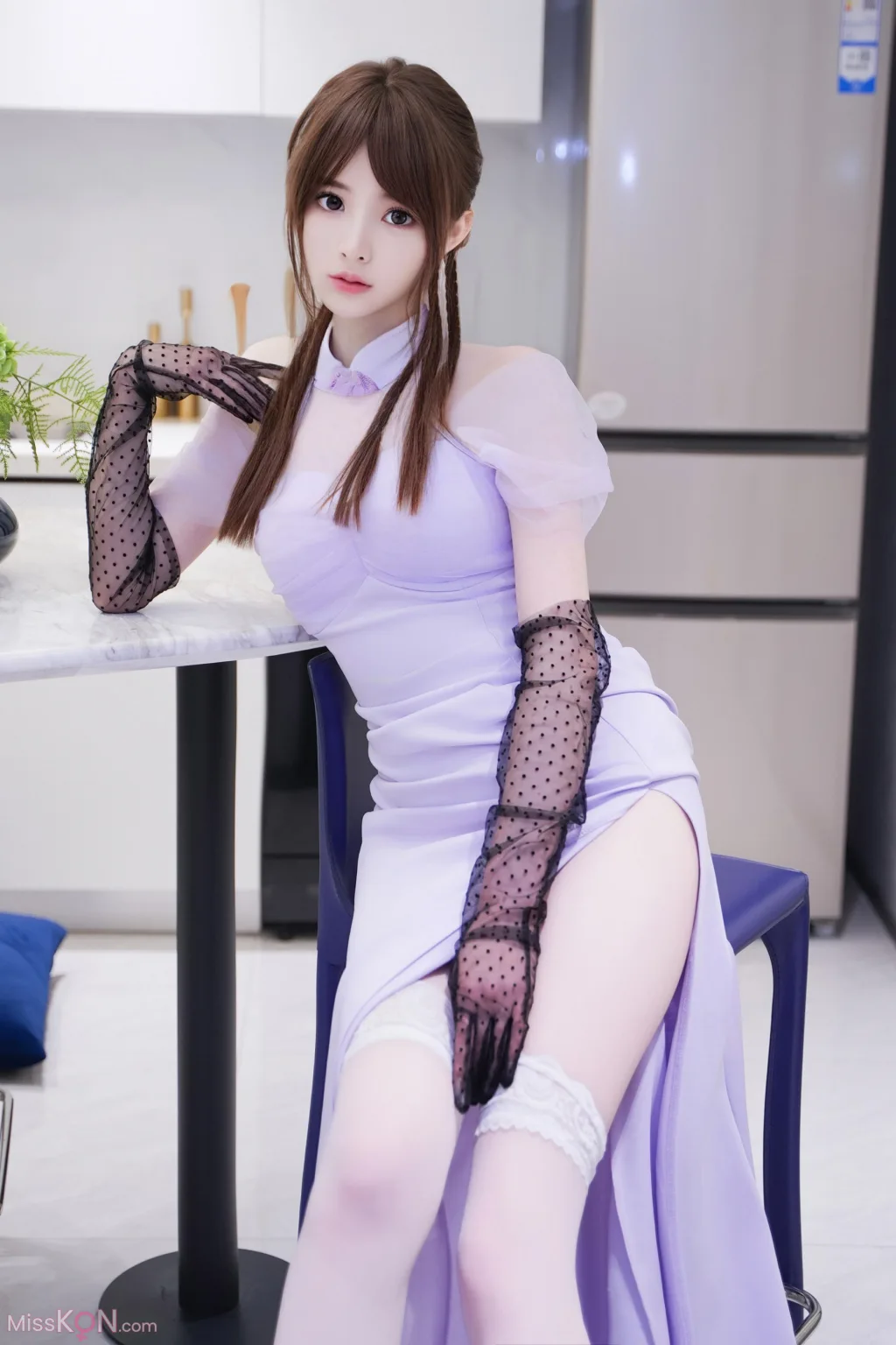 [XR Uncensored] 梦灵儿: R18 秀人网模特 紫裙白丝大小姐 (65 photos + 1 video)