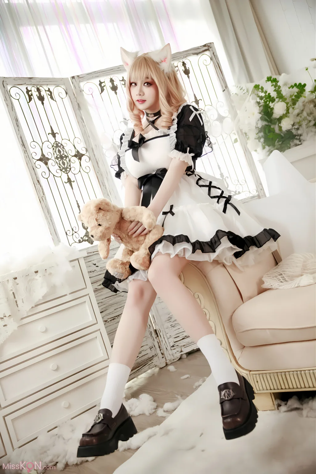Coser@阿雪雪: 午后女仆 (95 photos)