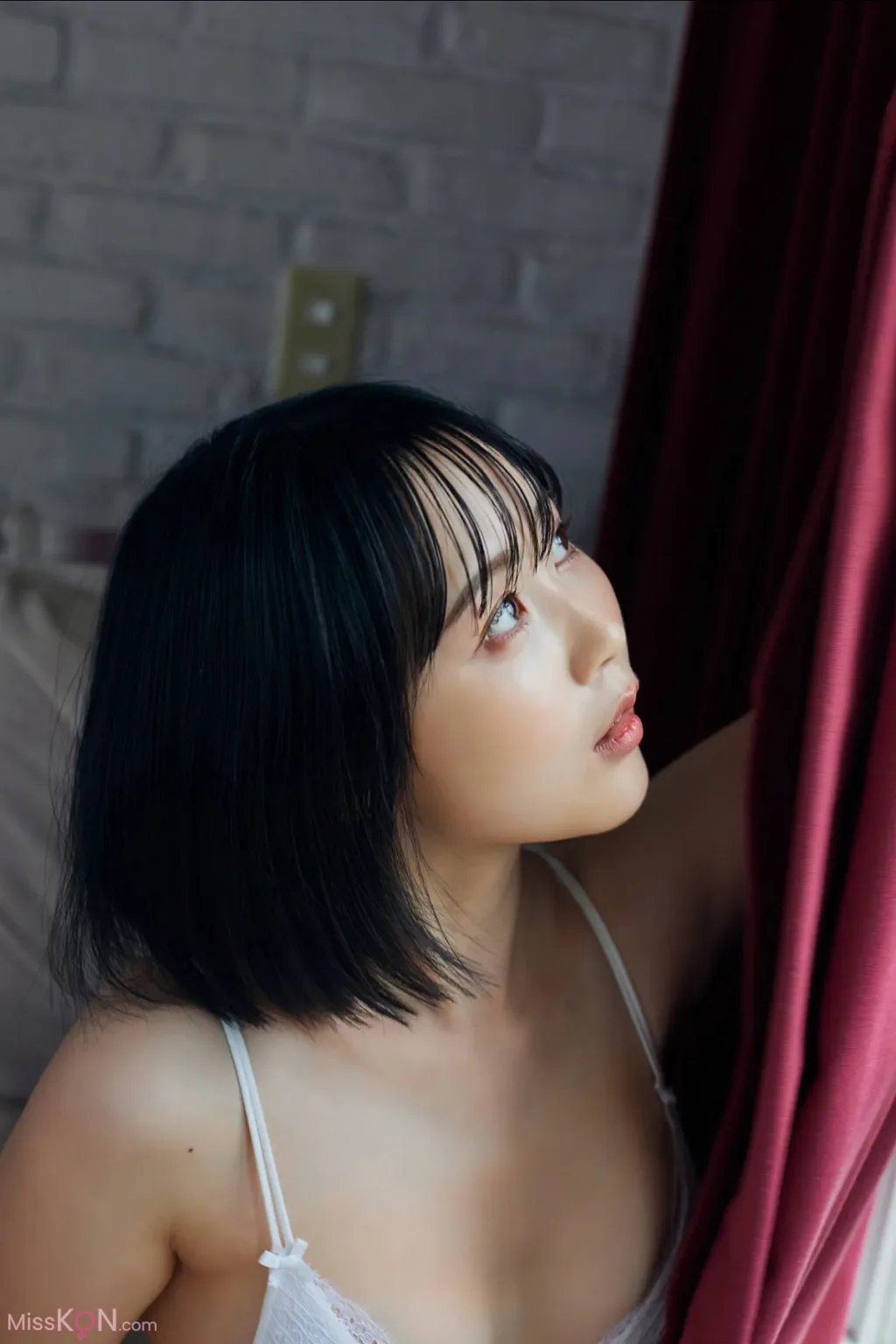 [JP] Yuki Yomichi (夜道雪): FRIDAYデジタル写真集 ぎゅーってしよ (159 photos)