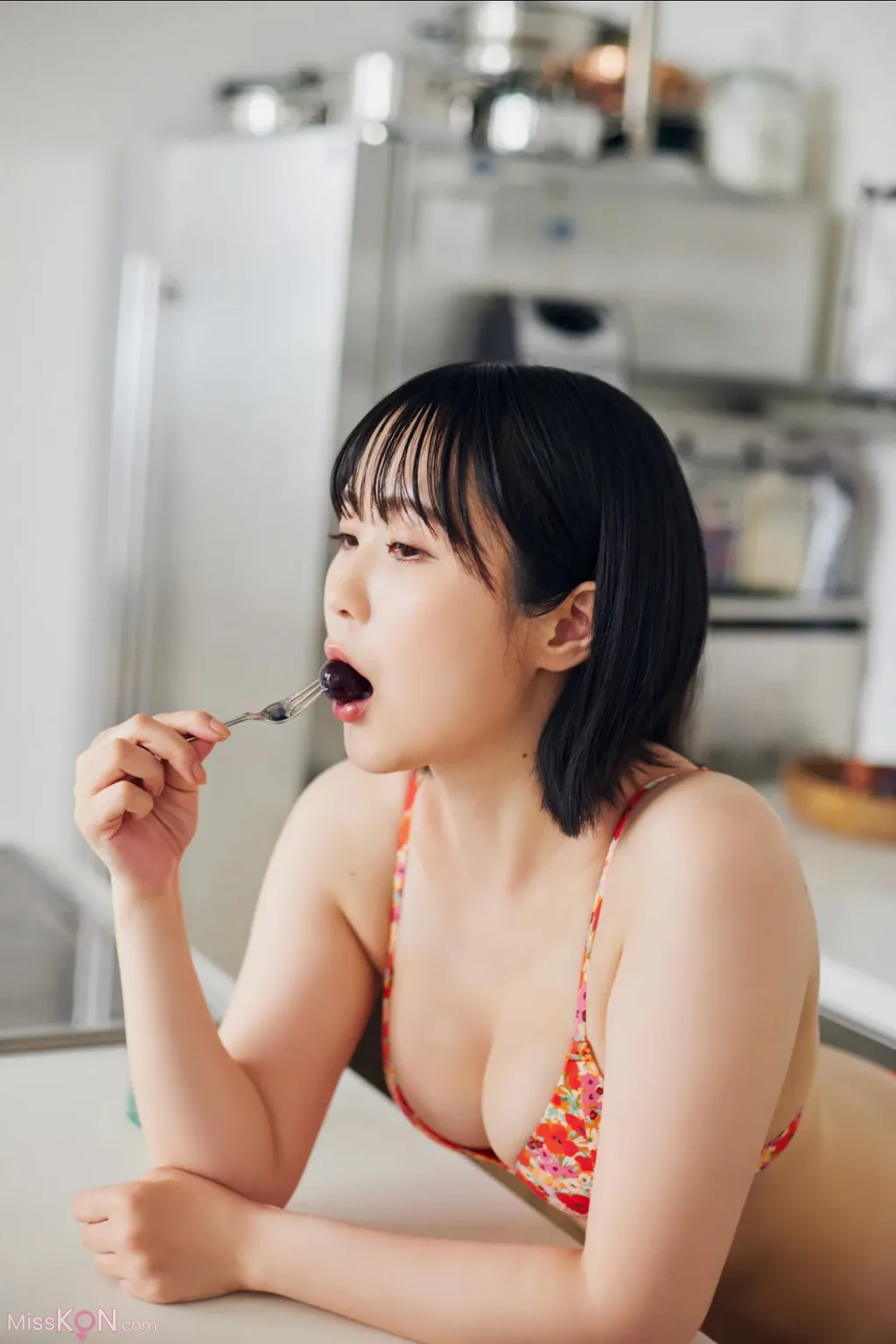 [JP] Yuki Yomichi (夜道雪): FRIDAYデジタル写真集 ぎゅーってしよ (159 photos)
