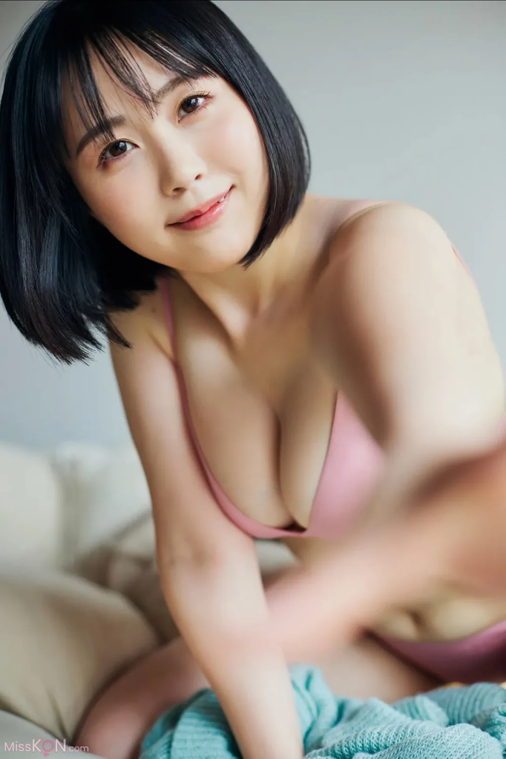 [JP] Yuki Yomichi (夜道雪): FRIDAYデジタル写真集 ぎゅーってしよ (159 photos)