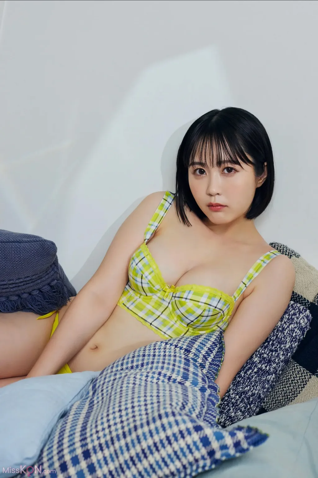 [JP] Yuki Yomichi (夜道雪): FRIDAYデジタル写真集 ぎゅーってしよ (159 photos)