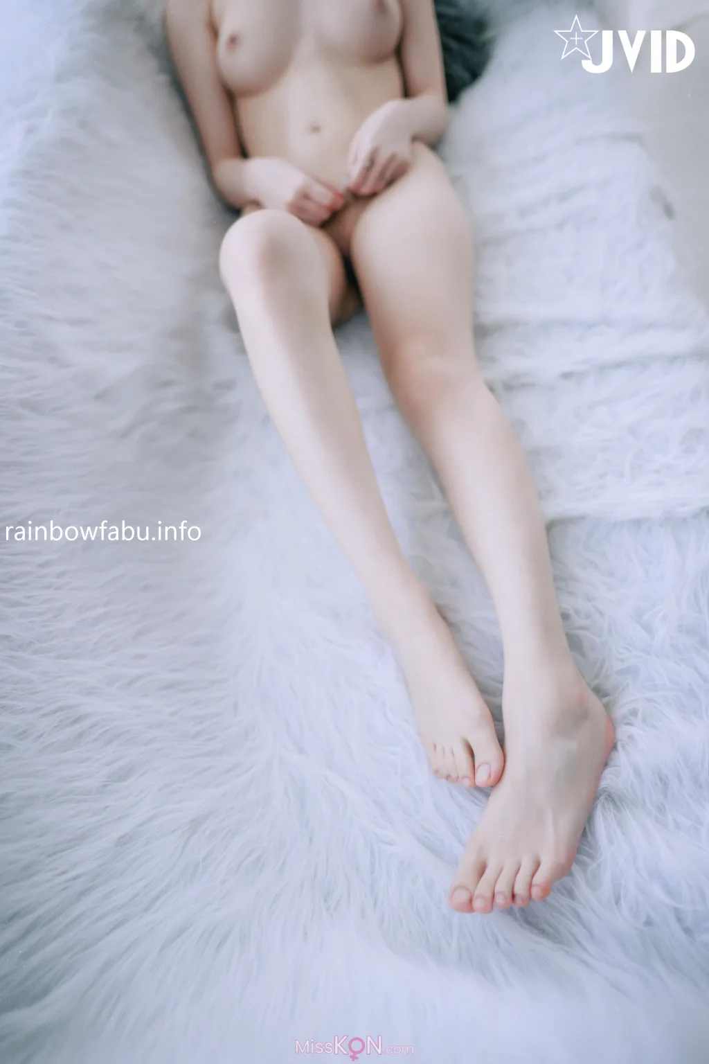 [JVID] 優苡: 我搭訕到“剛滿18“的極品純欲女孩－優伊❤️首發就毫無保留的全給你看 (88 photos + 1 video)