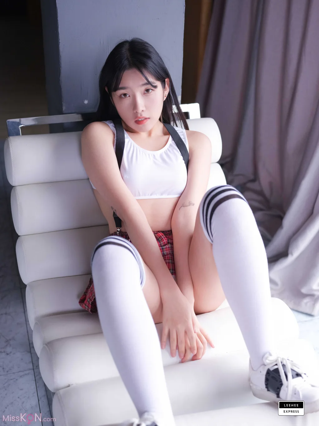 [LE] LEBE-128: Sonson (손손) (57 photos)