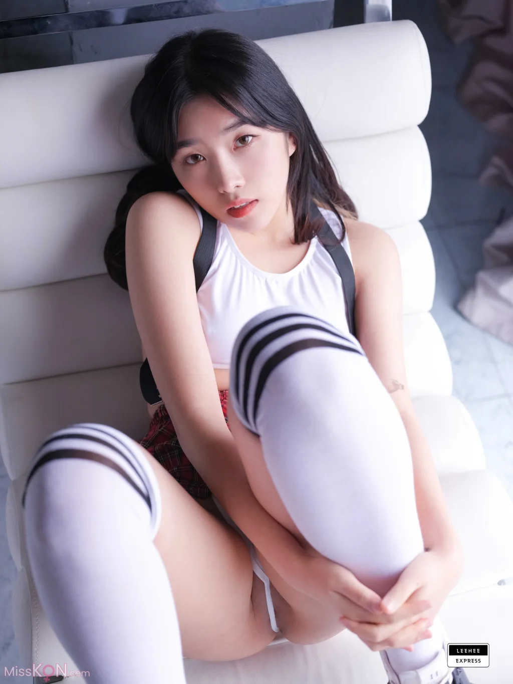 [LE] LEBE-128: Sonson (손손) (57 photos)