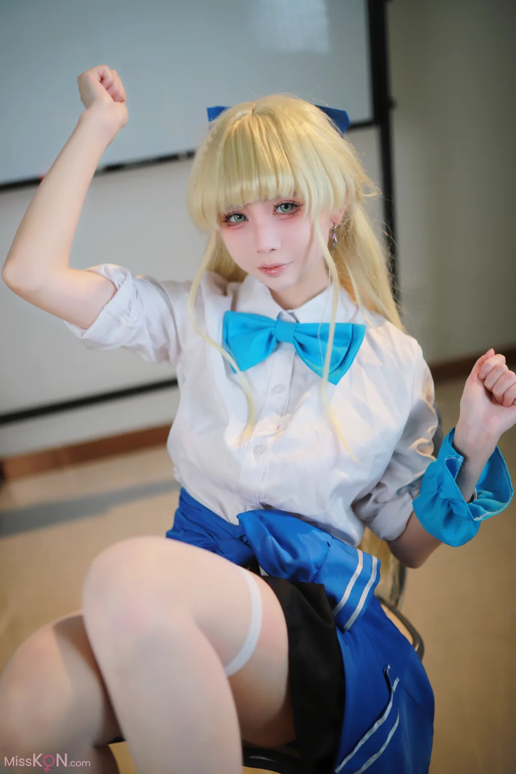 Coser@上杉绘梨落: 蔚蓝档案 飞鸟马时 校服 (46 photos)