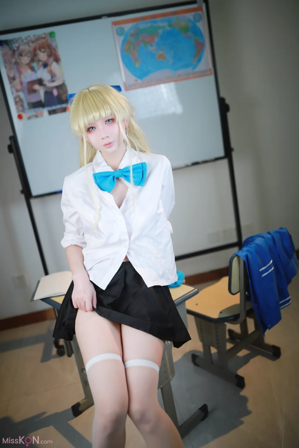Coser@上杉绘梨落: 蔚蓝档案 飞鸟马时 校服 (46 photos)