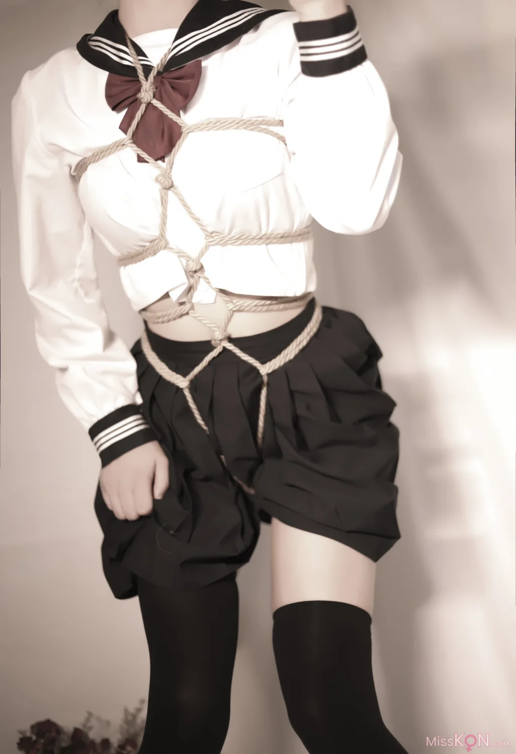 Coser@洛美: 捆绑Play (37 photos)