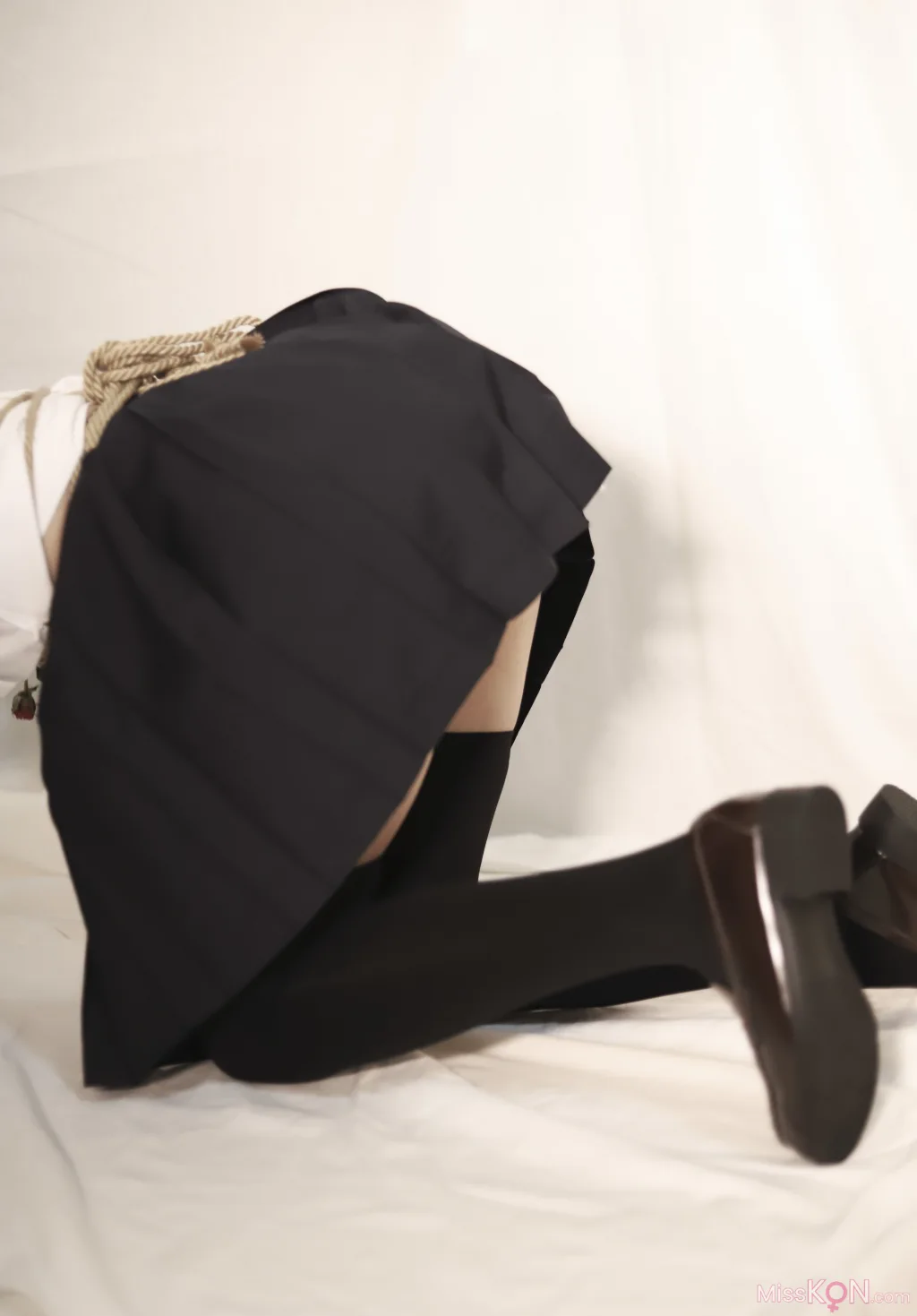 Coser@洛美: 捆绑Play (37 photos)