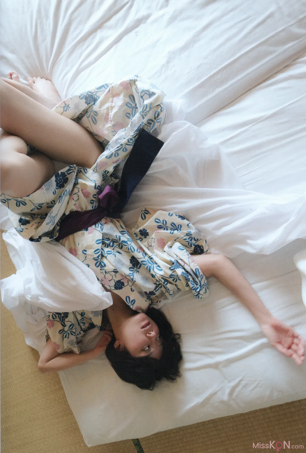 [JP] Momoka Onishi (大西桃香): 2023.09.30 AKB48 2nd写真集『桃の眺め方』 (122 photos) – Page 2