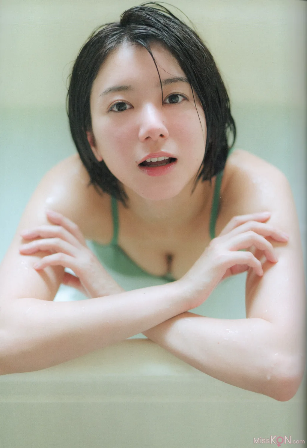 [JP] Momoka Onishi (大西桃香): 2023.09.30 AKB48 2nd写真集『桃の眺め方』 (122 photos) – Page 3