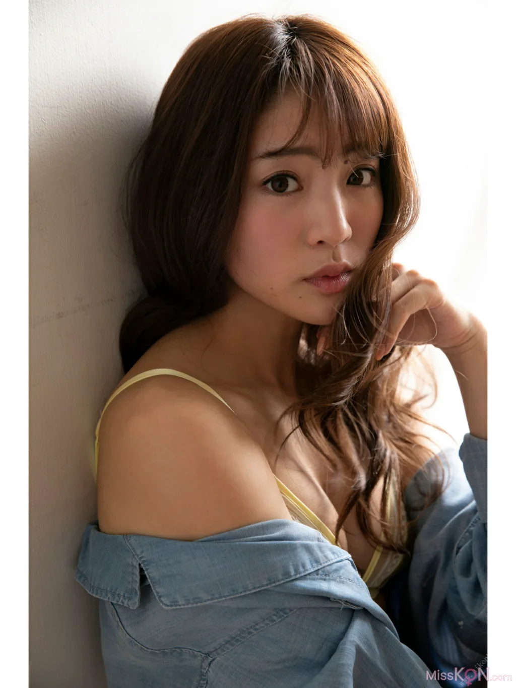 [JP] Shida Yuumi (志田友美): FLASHデジタル写真集 アイドルの魂は美脚に宿る (65 photos)