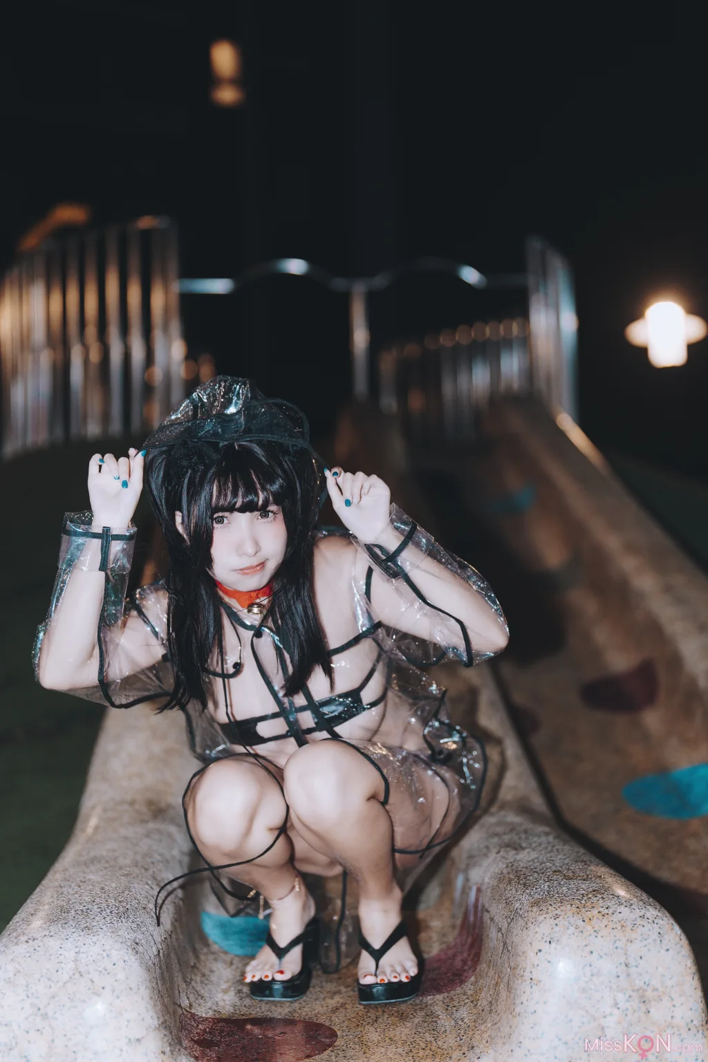 Coser@慕慕Momo: 溜雨衣貓貓 (48 photos)