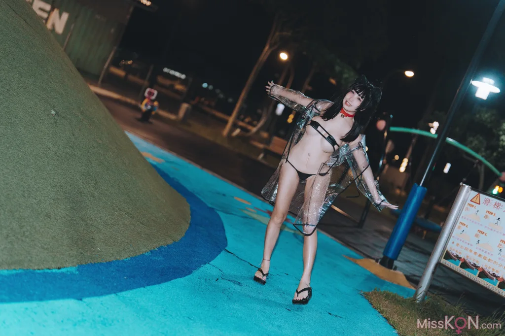 Coser@慕慕Momo: 溜雨衣貓貓 (48 photos)