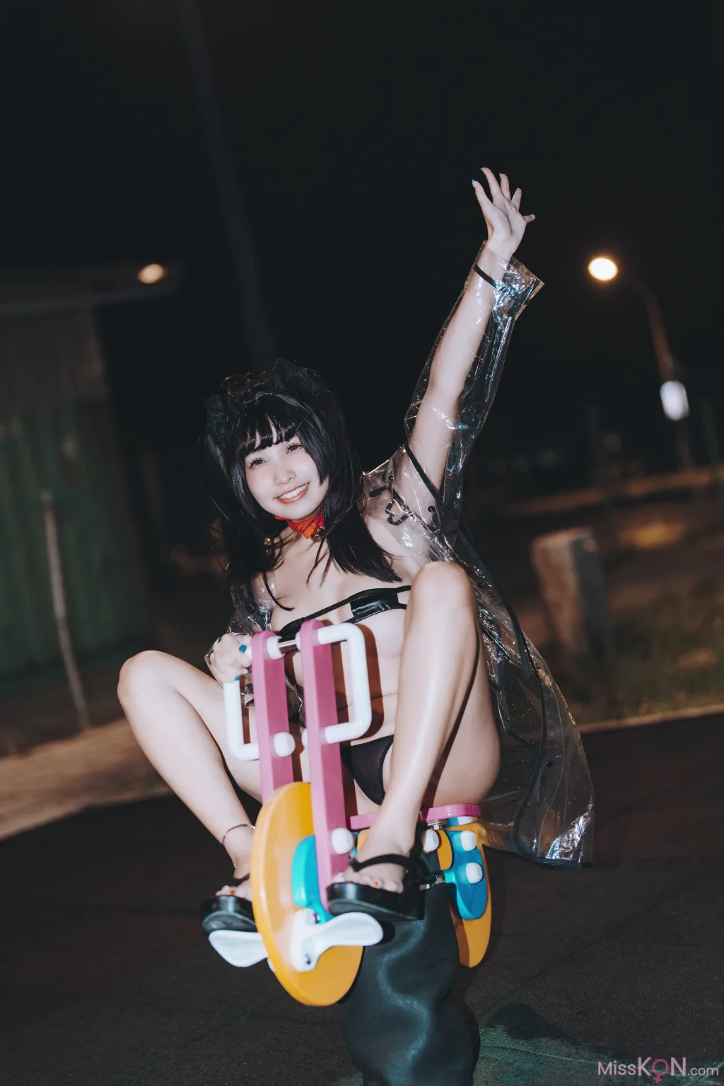 Coser@慕慕Momo: 溜雨衣貓貓 (48 photos)