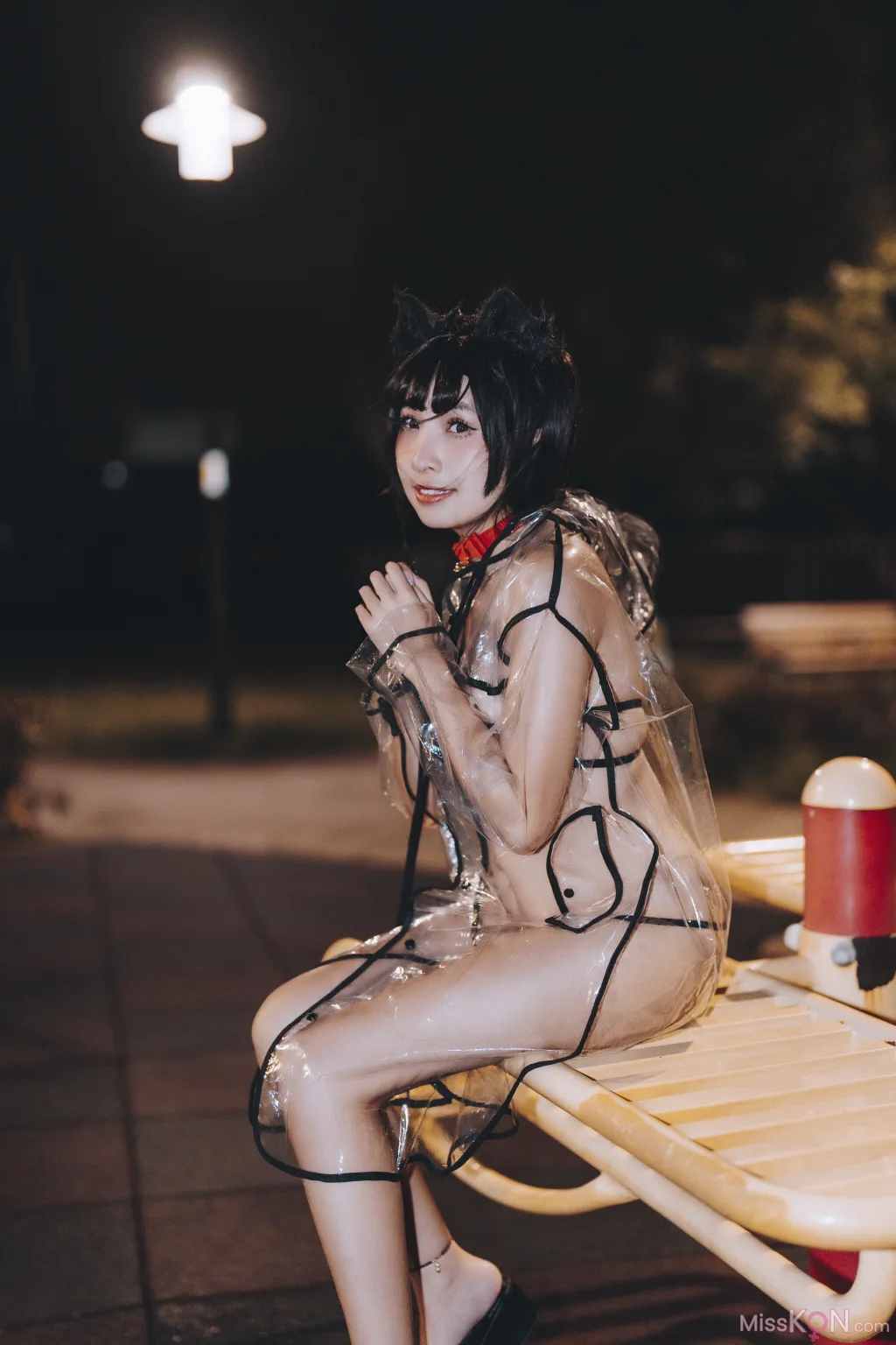 Coser@慕慕Momo: 溜雨衣貓貓 (48 photos)
