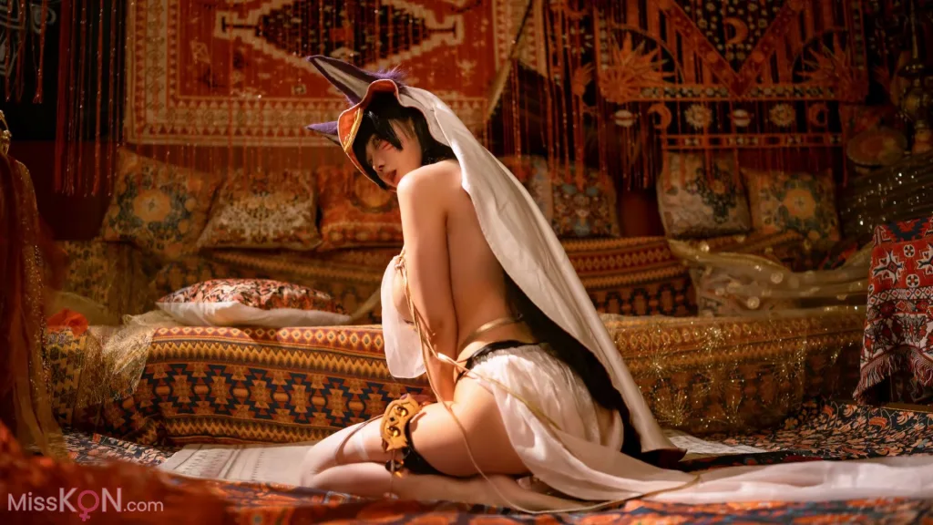 Coser@上杉绘梨落: 碧蓝航线 武藏 同人舞娘 (18 photos)