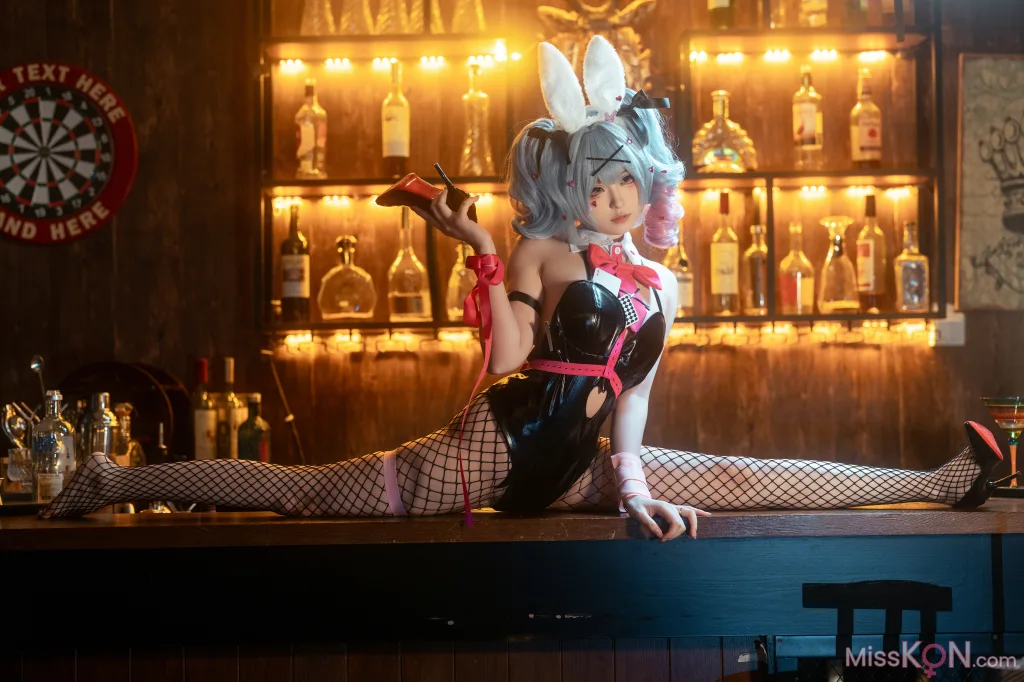 Coser@幼水铃衣: VOCALOID 初音未来 兔子洞 (80 photos)
