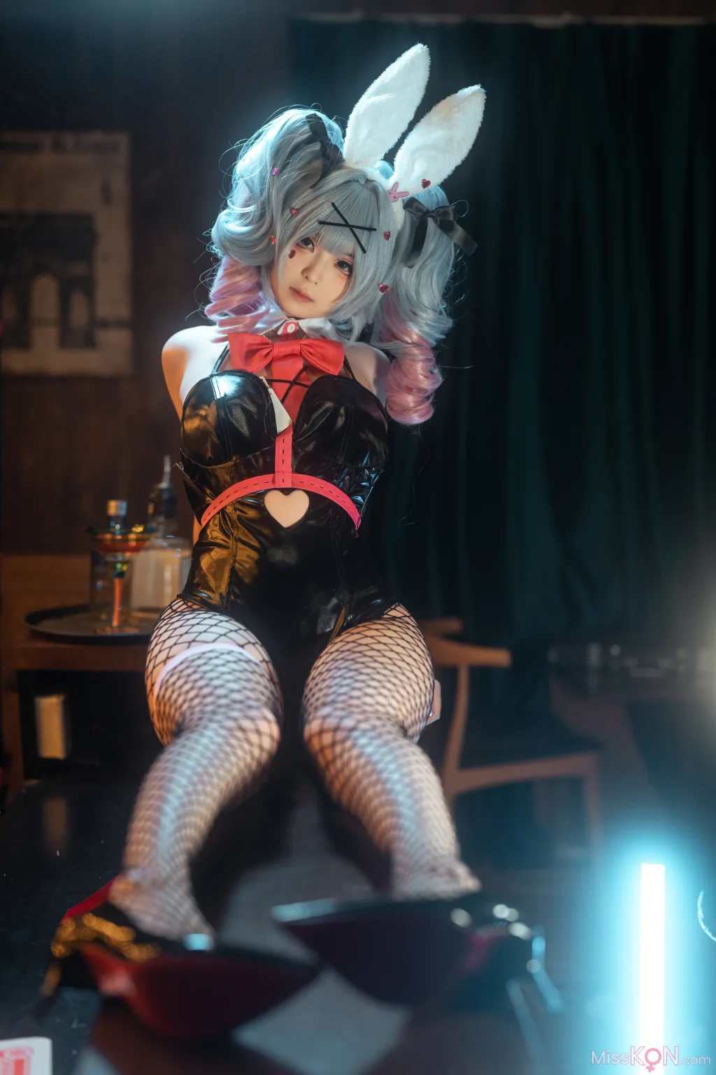 Coser@幼水铃衣: VOCALOID 初音未来 兔子洞 (80 photos)