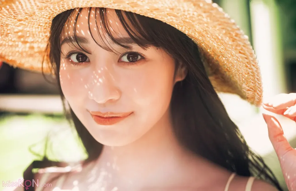 [JP] Aoi Mizobata (溝端葵): FRIDAY GOLD 史上最強のヒロイン (20 photos)