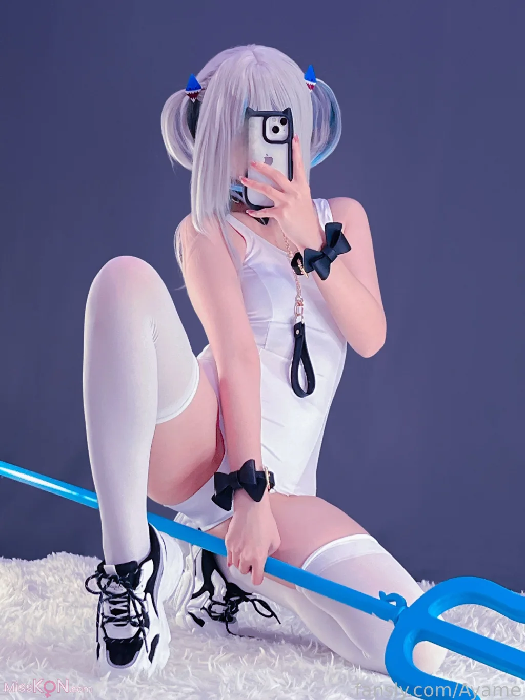 Coser@Ayame base: Gura 泳装 (34 photos + 4 videos)