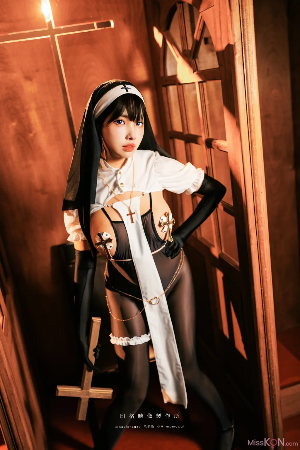 Coser@慕慕Momo: 肉體淨化世間罪惡 (60 photos + 1 video)