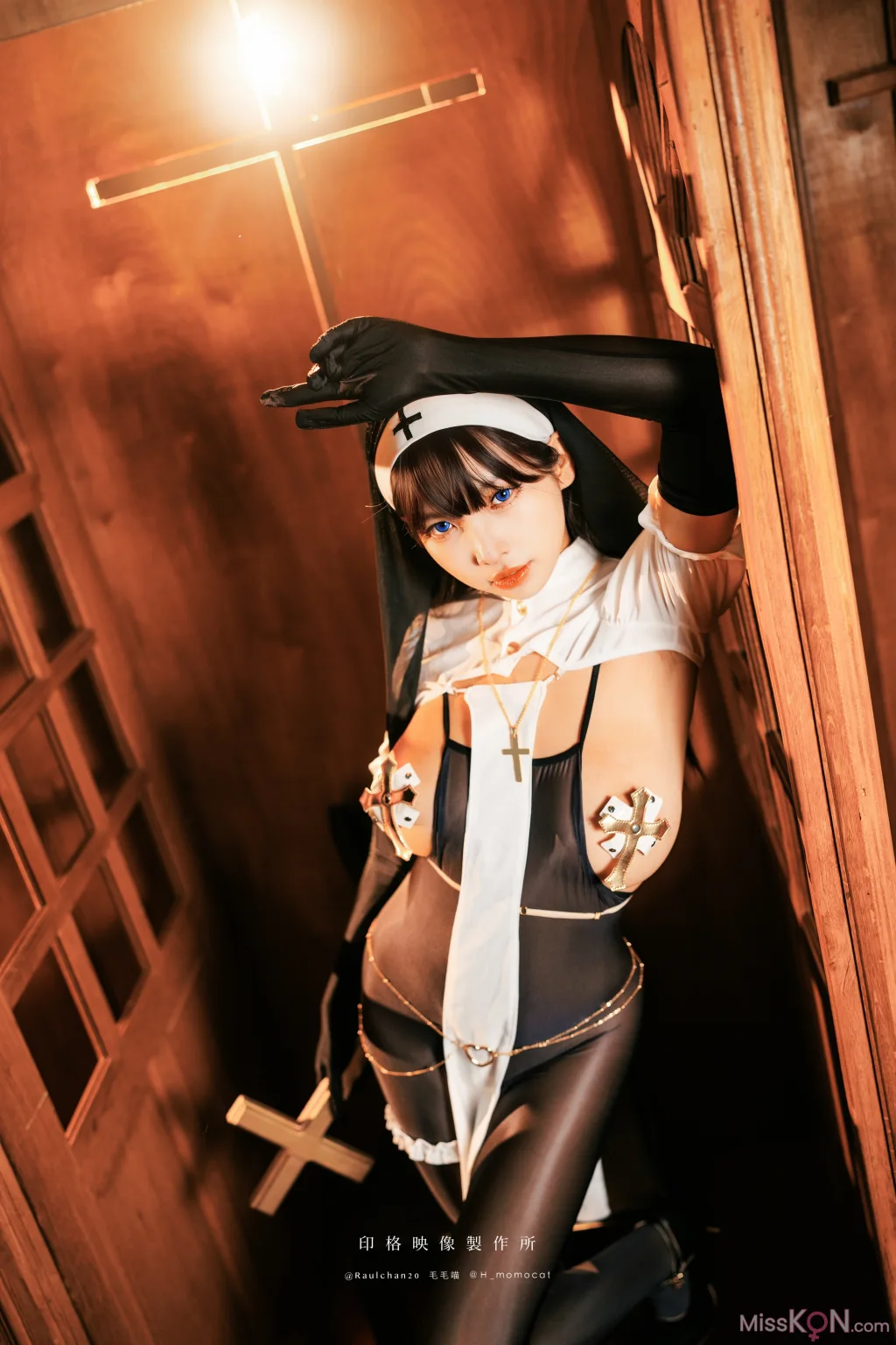 Coser@慕慕Momo: 肉體淨化世間罪惡 (60 photos + 1 video)