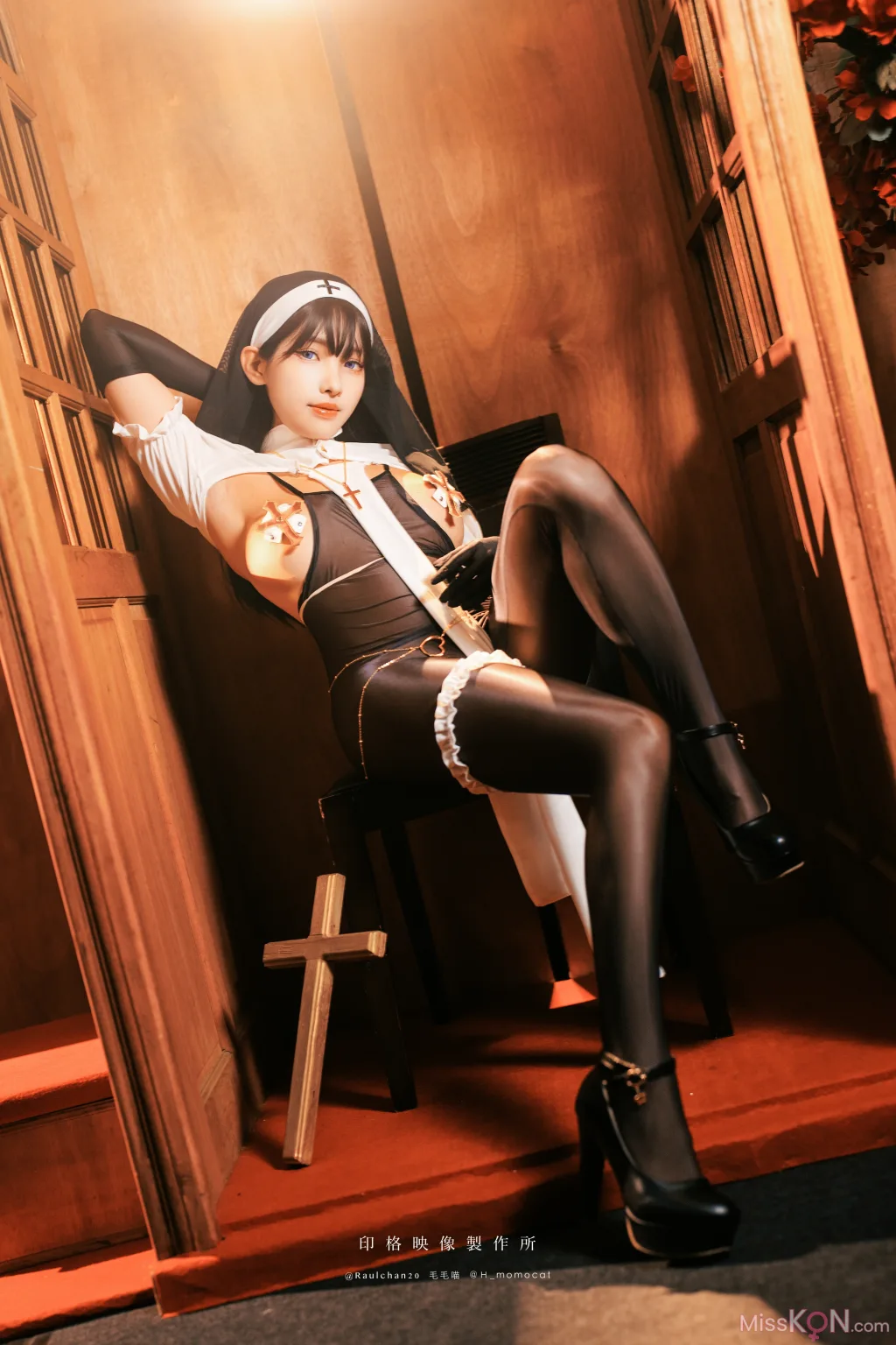Coser@慕慕Momo: 肉體淨化世間罪惡 (60 photos + 1 video)