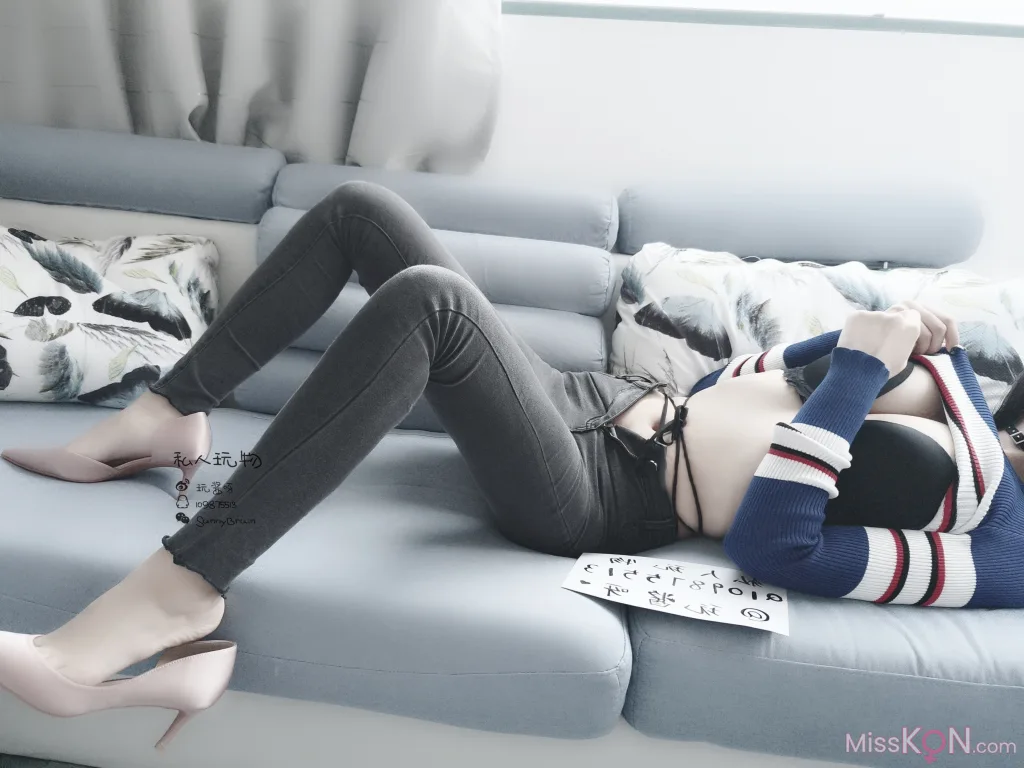 Coser@私人玩物: 领家小姐姐的蜜桃臀 (52 photos + 9 videos)