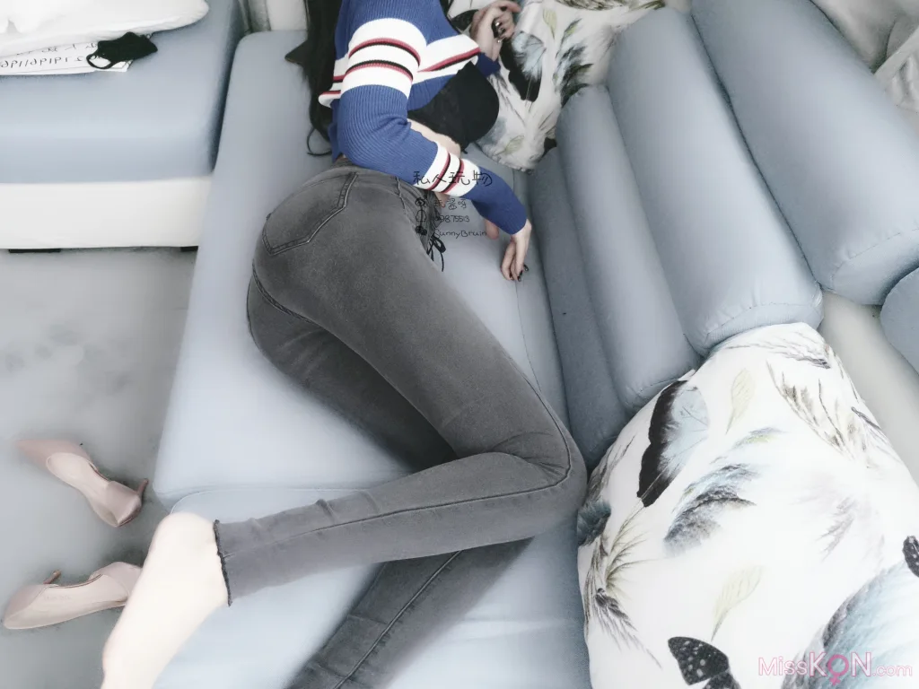 Coser@私人玩物: 领家小姐姐的蜜桃臀 (52 photos + 9 videos)